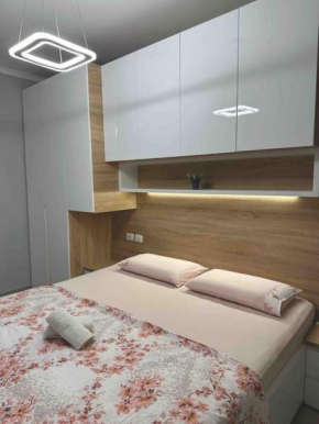Apartment In Golem With Sea View